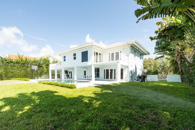 Building Photo - 1130 Lugo Ave