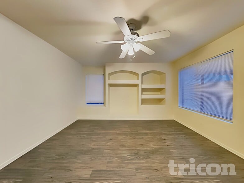 Building Photo - 12746 W Hollyhock Dr