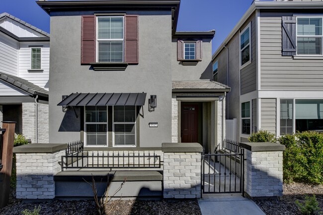 Building Photo - 3525 Sparrow Ct