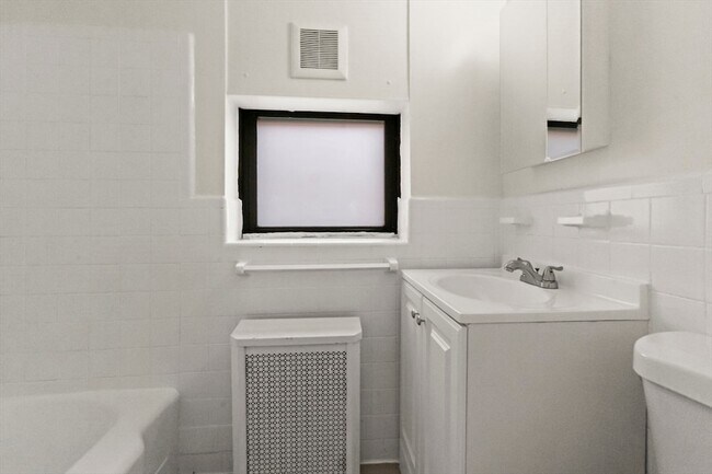 Building Photo - 38-40 Cedar Street Unit 141