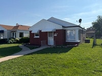 Building Photo - 6104 S Nashville Ave