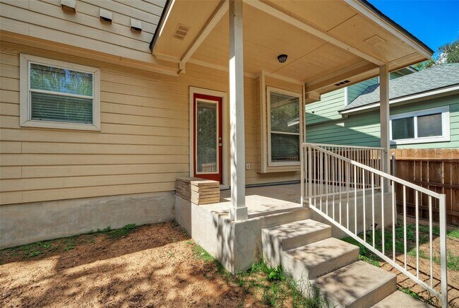 Building Photo - 8505 Dulcet Dr