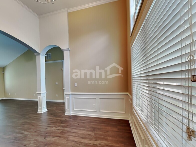 Building Photo - 1351 Tumblerock Ct