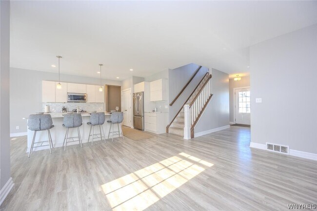 Building Photo - 46 Eagleview Dr