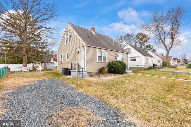 Building Photo - 929 Kinwat Ave