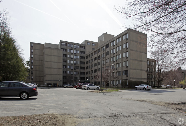 Building Photo - Lincoln Village