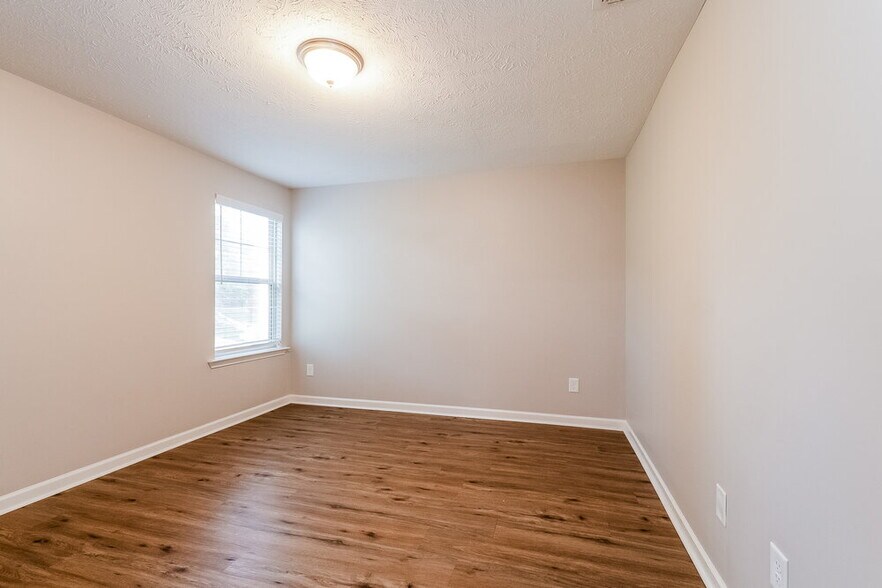 Building Photo - 1357 Busiris Dr