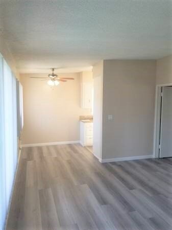 Building Photo - 260 N Oak Ave