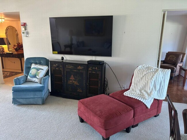 Building Photo - 1 SE Turtle Creek Dr