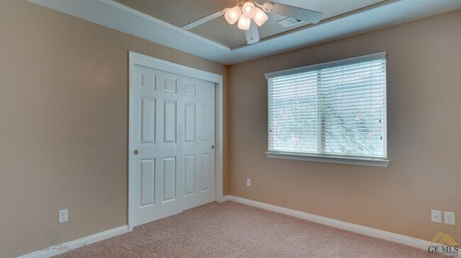 Building Photo - 3-Bedroom Home in Quiet Northwest Bakersfield Cul-de-Sac