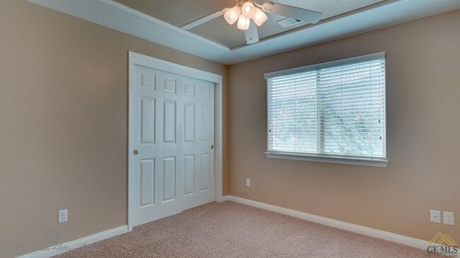 Building Photo - 3-Bedroom Home on Corner Lot in Quiet Northwest Bakersfield Cul-de-Sac