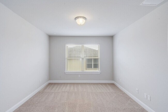 Building Photo - 5644 Siragusa Dr
