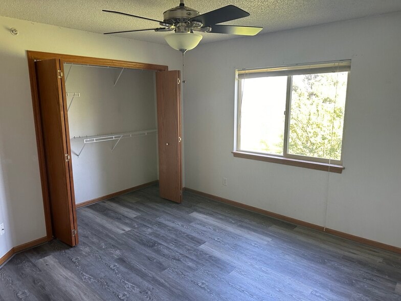 Building Photo - 40 Zeller Ct