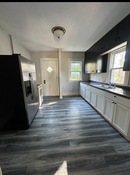 Building Photo - 430 Florence St