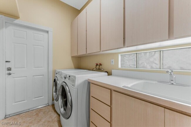 Building Photo - 3469 Donoso Ct