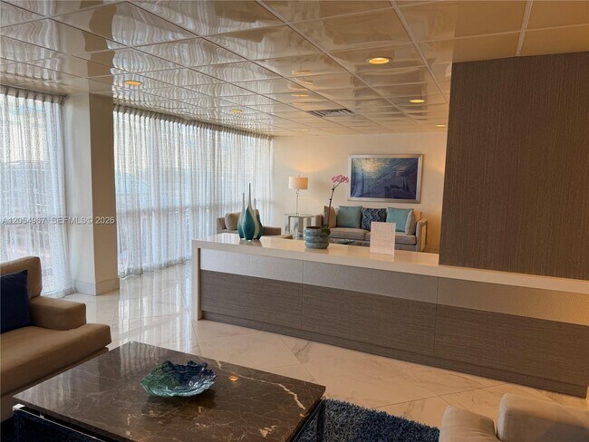 Building Photo - 3850 Galt Ocean Dr