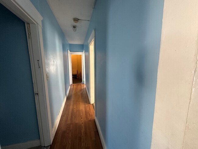 Building Photo - 124 Kendall St