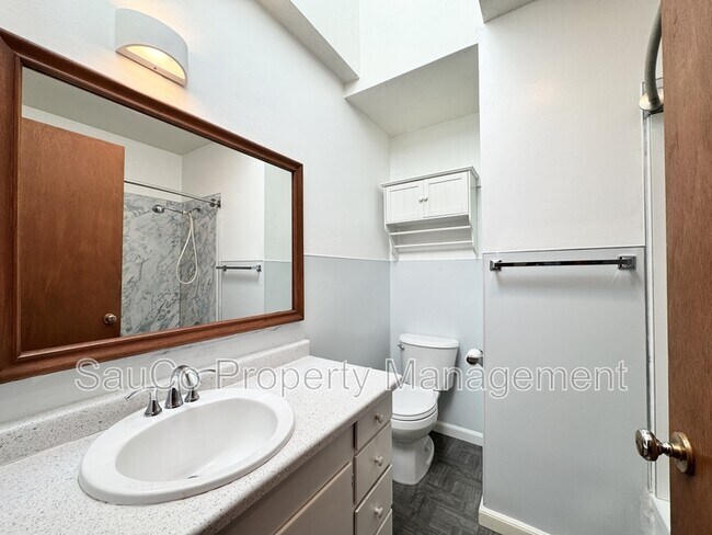 Building Photo - 4751 SW 53rd Ave