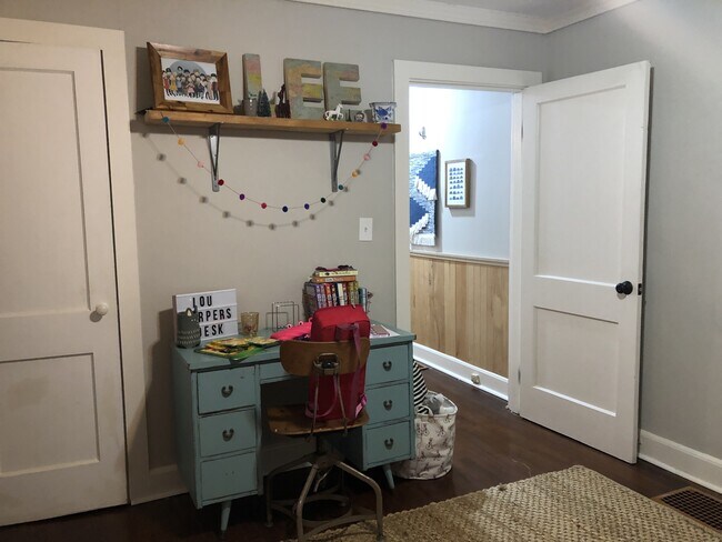 Building Photo - 3608 S Haven Rd