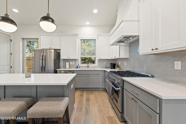 Building Photo - 105 Steiner Oaks