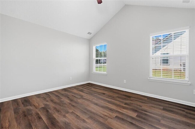 Building Photo - 465 Camella Cir