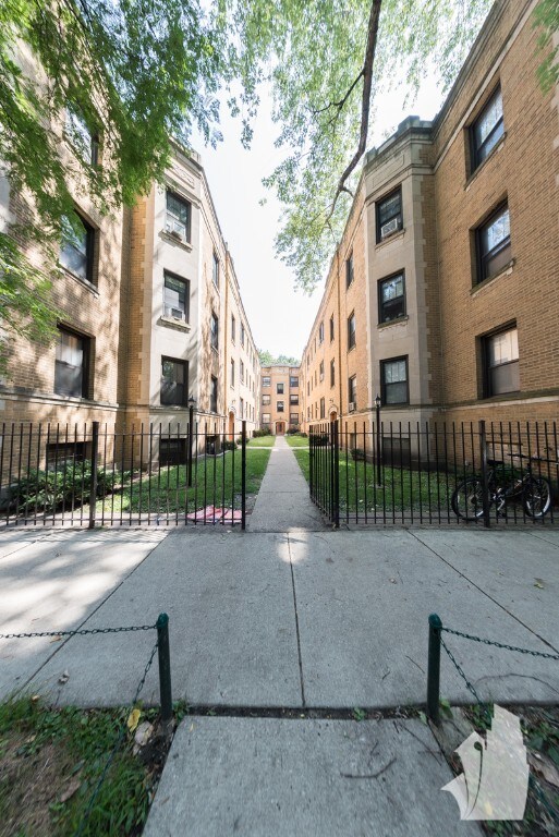 Building Photo - 2237 N Bissell St