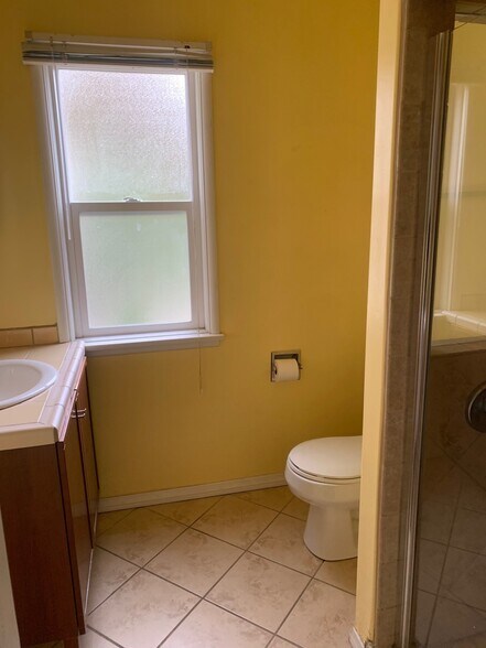 Building Photo - 3045 N Lamer St