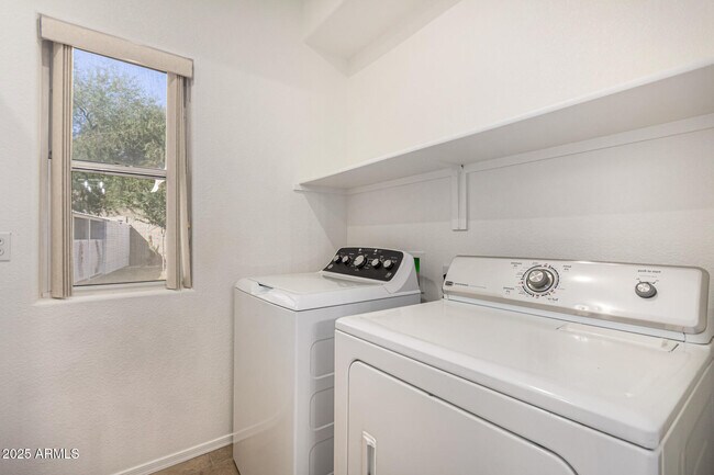 Building Photo - 8382 W Mary Ann Dr