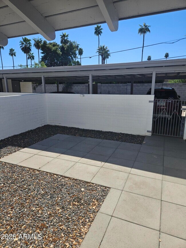 Building Photo - 521 W Maryland Ave