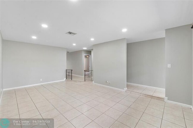 Building Photo - 3843 NW 81st Terrace