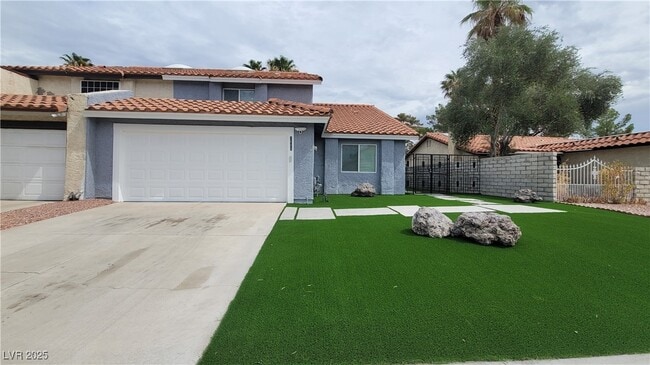 Building Photo - 2600 Sidonia Ave