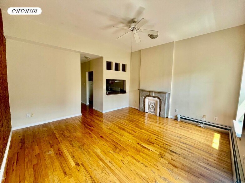 Building Photo - 25 E 126th St