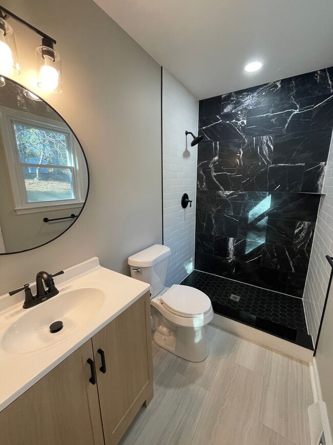 Building Photo - Remodeled Rancher Style Home