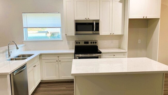 Building Photo - 2218 Bringhurst St