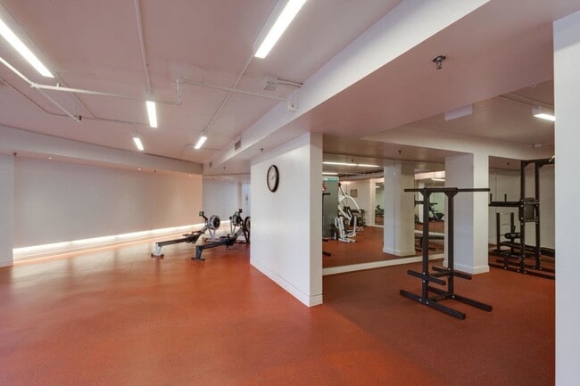 Building Photo - 1600 N Oak St