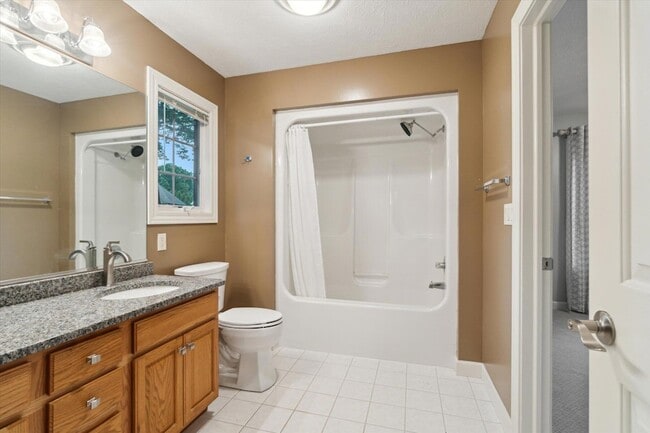 Building Photo - 5279 Thames Ct
