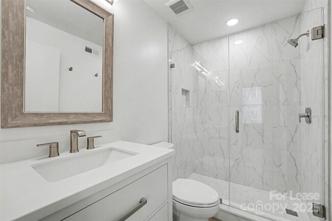 Building Photo - 300 S Cedar St