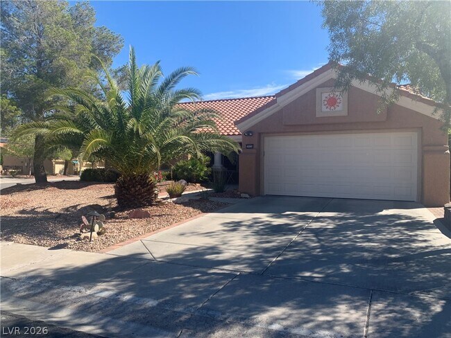 Building Photo - 2924 Crown Ridge Dr