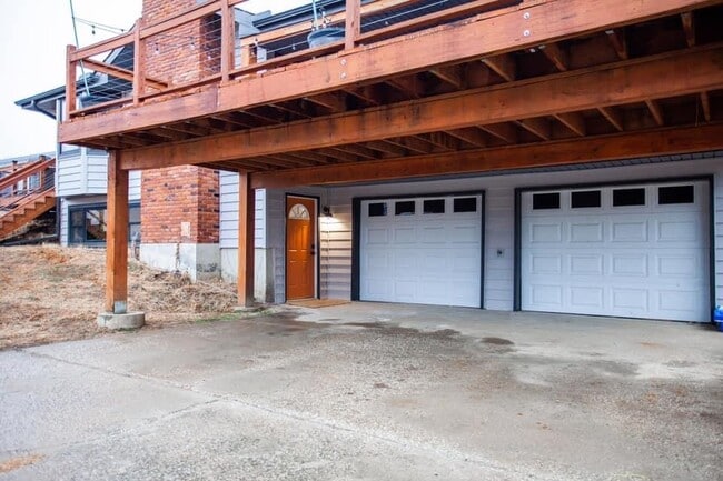 Building Photo - Studio Apartment