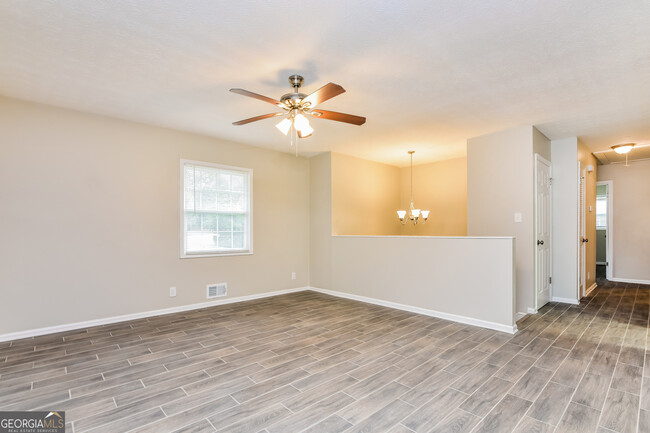 Building Photo - 6501 Monica Dr