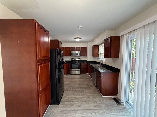 Building Photo - 4054 Hanson Oaks Dr