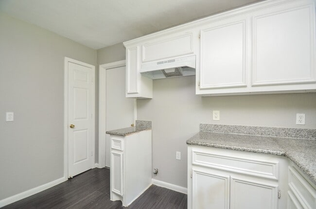 Building Photo - 206 Winkin Ave