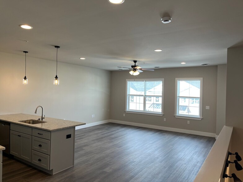 Building Photo - Salem Run Apartments