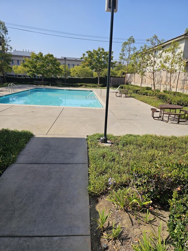 Building Photo - 1050 Harbor Heights Dr