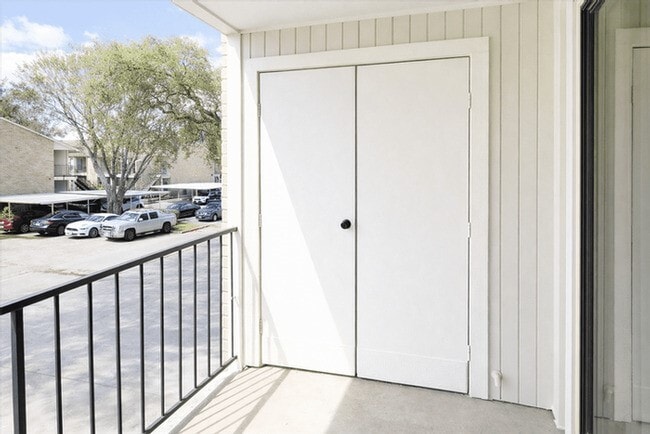 Building Photo - 8100 Cambridge St