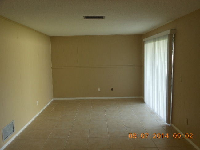 Building Photo - BEAUTIFUL 3 BEDROOM 2 BATH LOCATED IN PORT...