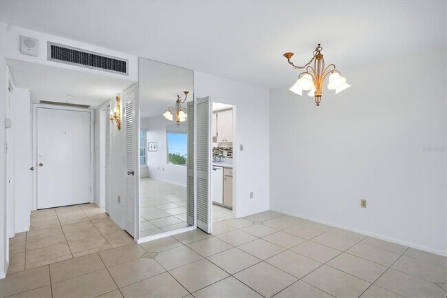 Building Photo - 555 S Gulfstream Ave