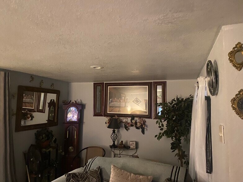 Building Photo - 1103 S Lilly St