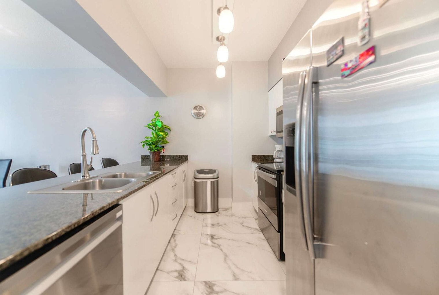 Building Photo - 1 SE 12th St