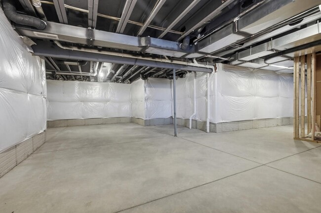 Building Photo - 7051 Aster Wy